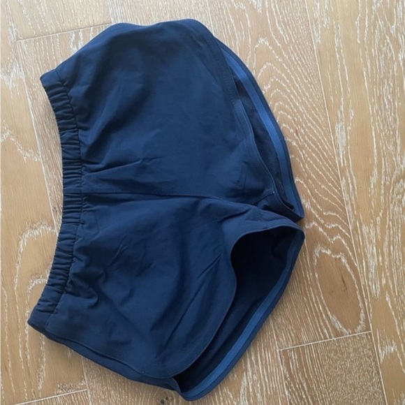 Outdoor voices stretch crepe track shirts - Picture 2 of 8